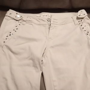 Mur Mur khaki capris sz large